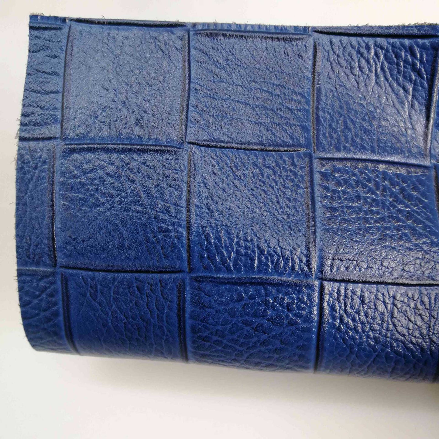 New 2021 customizable genuine leather tire cowhide first layer large square check full grain embossed cow leather luggage