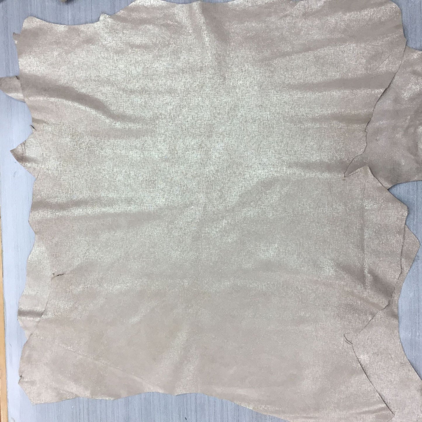 Gold well pattern metal film top layer goat leather, garment leather, upper luggage fabric, available from stock