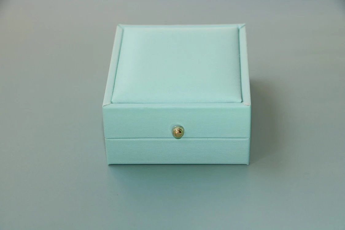 KDG DIY Jewelry Jewellery Box Case Dressing Casket 7*8*3.5cm Wire drawing Pu Material For Earrings Rings Necklace Bracelet Pendant