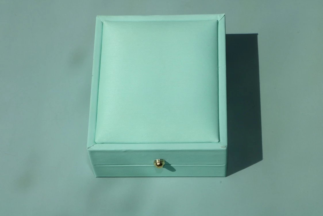 KDG DIY Jewelry Gold filled accessories tools easily to choose 28 compartment storage box package accessories storage box