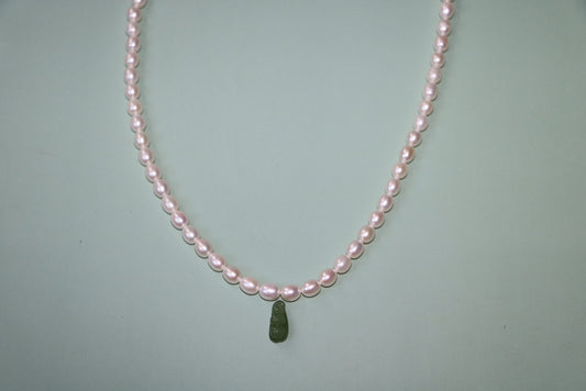 Natural Hetian jasper, kidney bean accessories, fashionable men's and women's net body no miscellaneous pendant(about one third index finger in length).